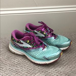 brooks launch sneakers